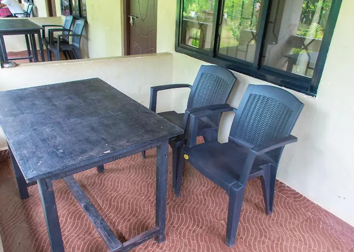 Raikar Guest House