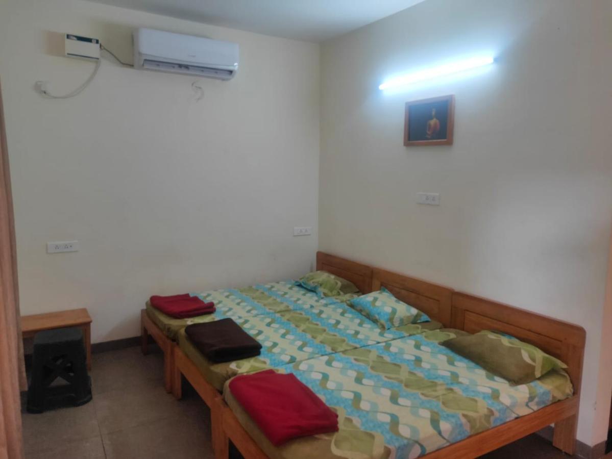 Raikar Guest house 2*